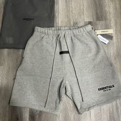 Fear of God Essentials Fleece Sweat Shorts – Heather Gray – Men’s Size: Medium– New w/ Tags