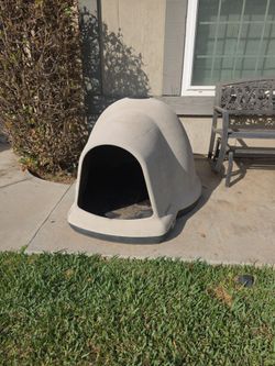 Large Pet Igloo (Dogloo 2)
