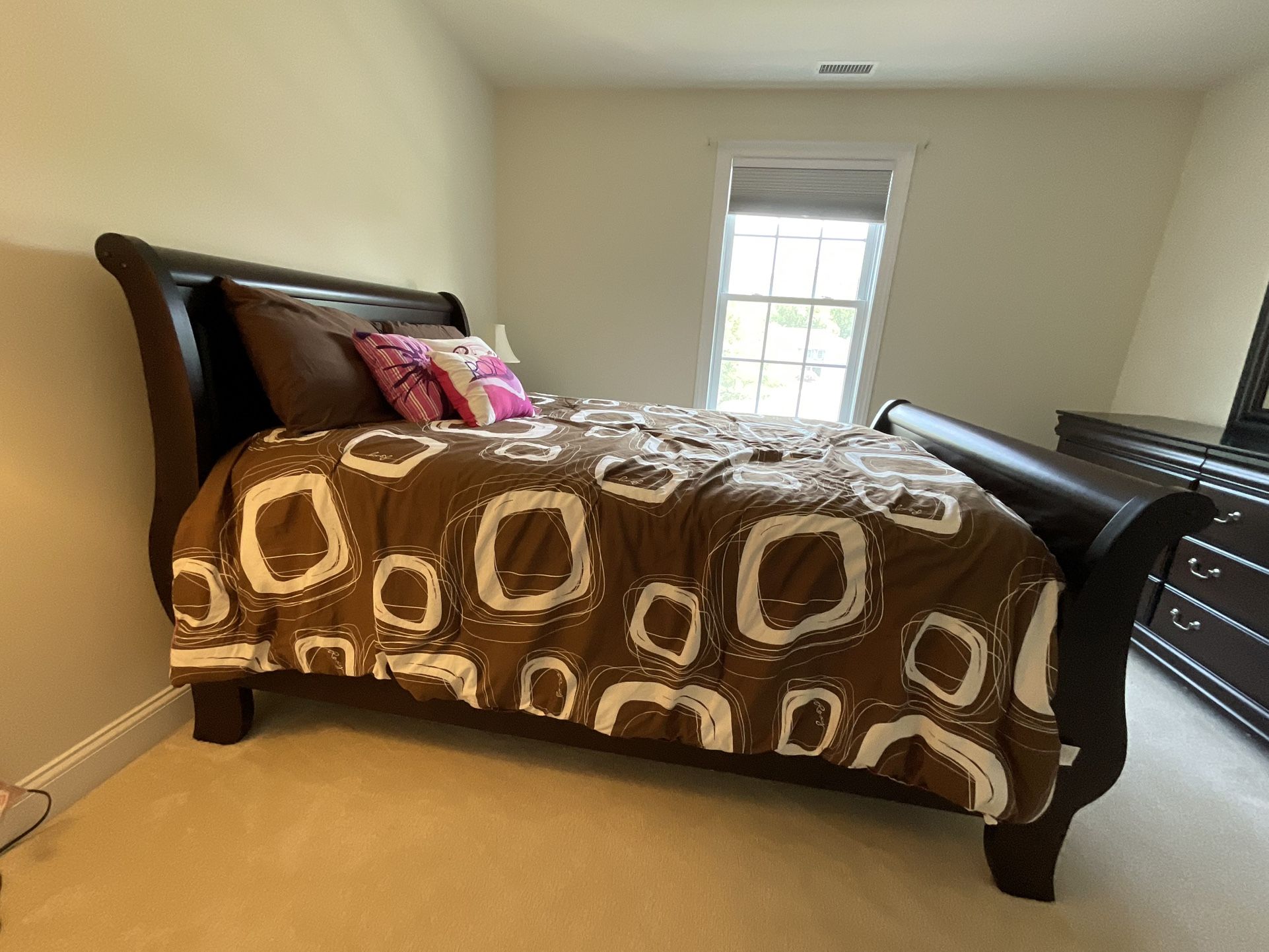 Full-sized Sleigh-style Bed