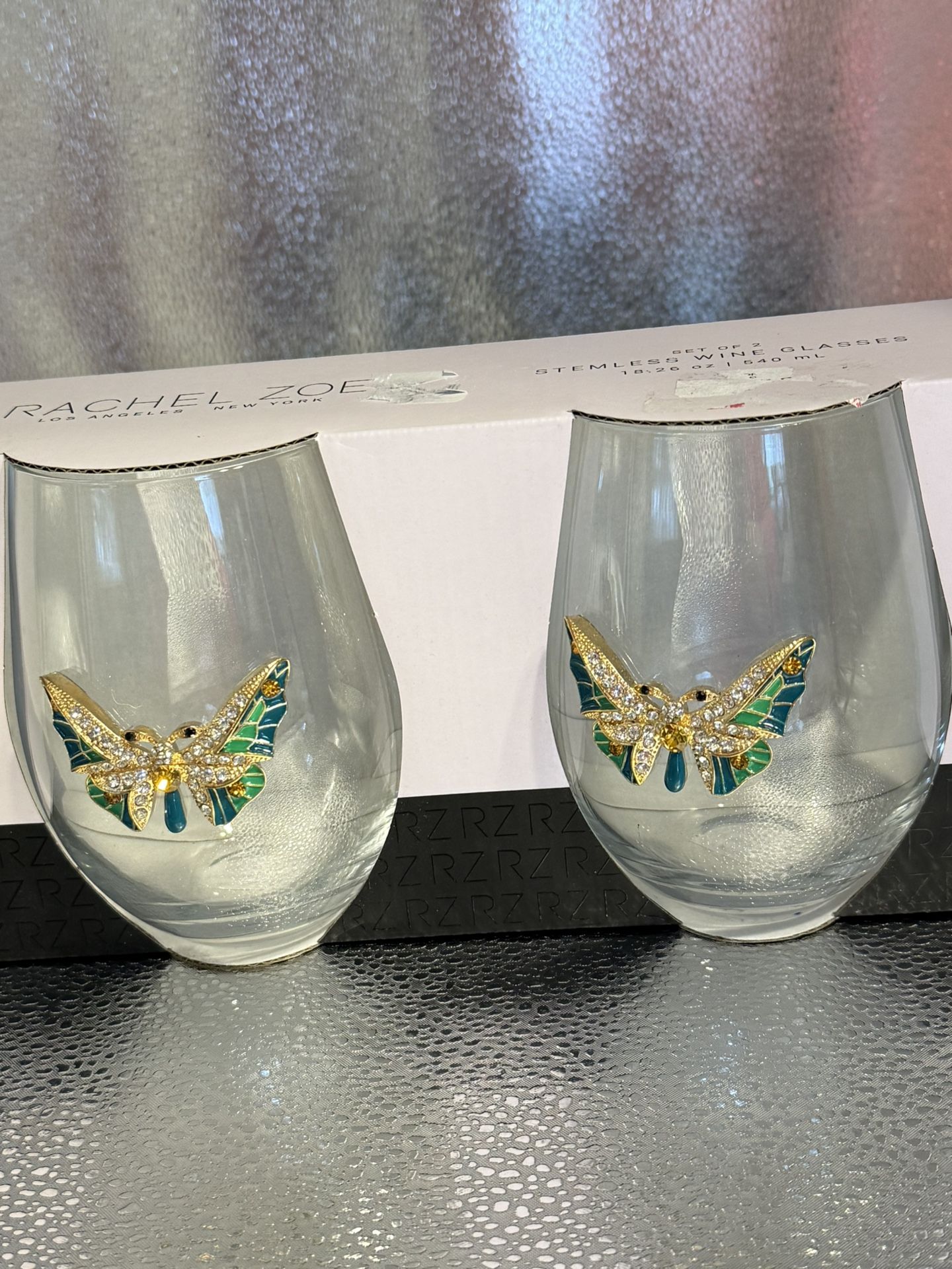 Gorgeous Wine Glasses Adorned With Butterflies