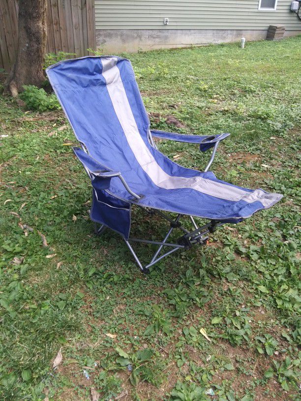 Good Good Chair Can Hold Up To 250 Pounds And Its The Pefrect One For The Beach Or Lake
