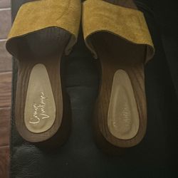 Yellow Crown Vintage Shoes 