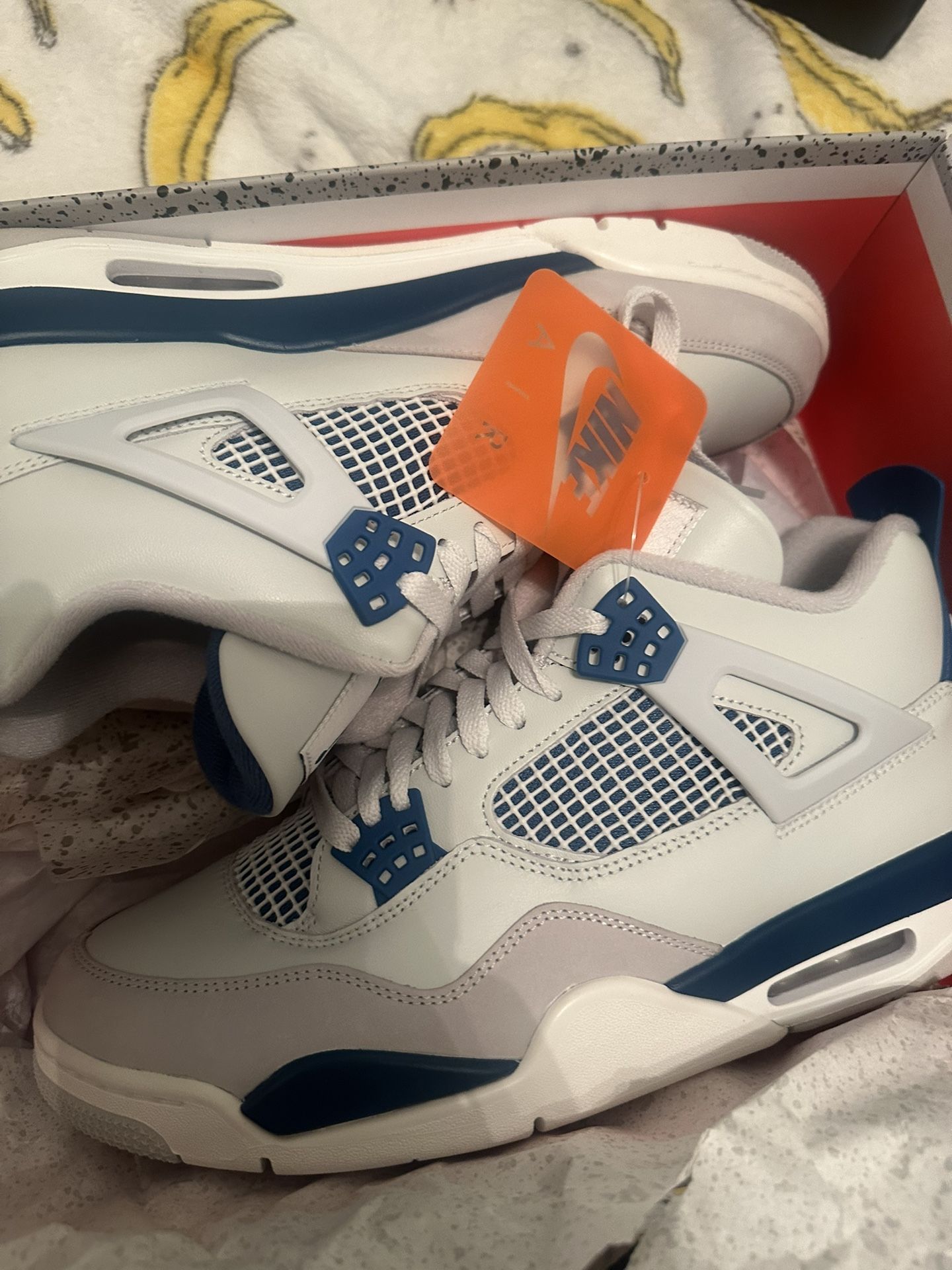 Jordan 4 Military Blue