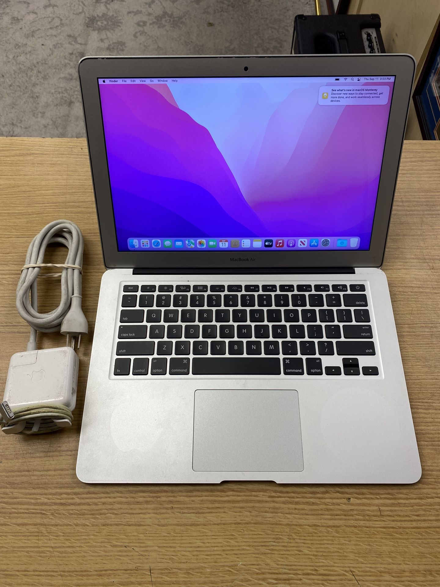 Apple MacBook Air A1466 13" 2017 Core i5-5350U 1.8GHz 8GB RAM 128GB SSD Monterey