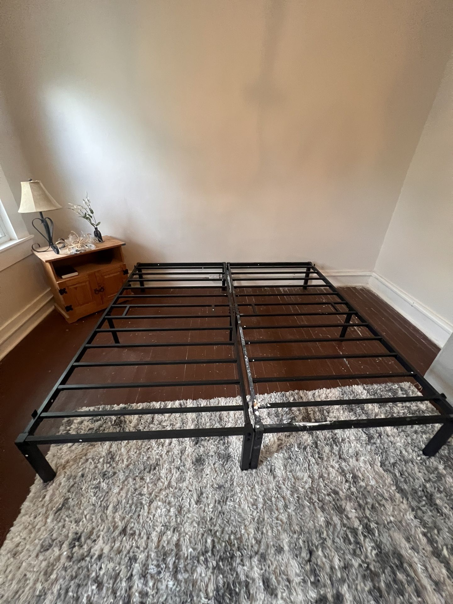 Twin Size Metal Frame