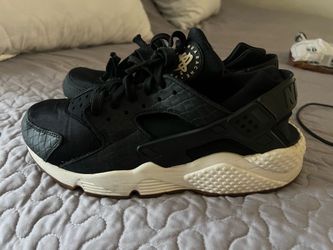 Tennis Nike air huarache size 9.5 women