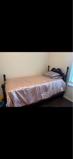 Antique mahogany 4post twin bed