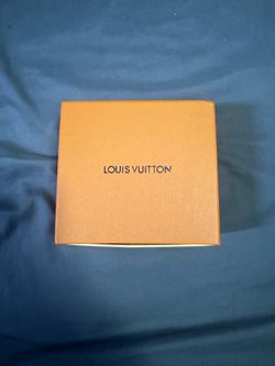 Louis Vuitton b(elt