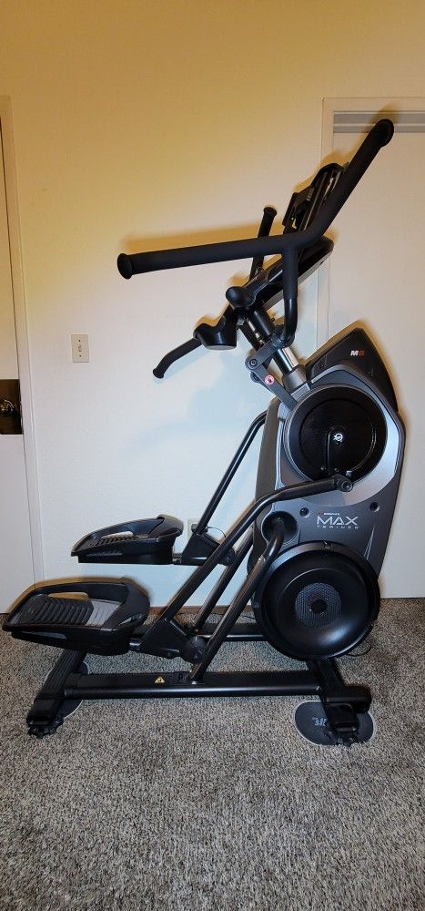 Bowflex M8 (((Like New Barly Used)))