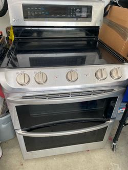LG Electric Range/ stove