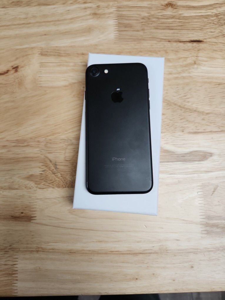 Iphone 7 32GB FACTORY UNLOCK ANY SIM