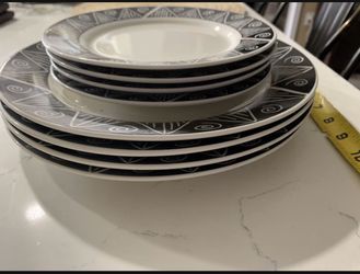 Dinner Plate Set