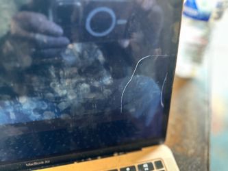 MacBook Air (broken screen)