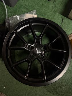 (ONLY 1)Dodge wheel Vicrez black matte 20x9