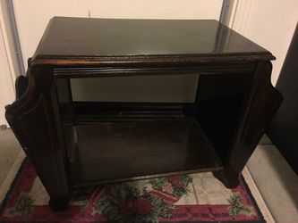 Table w/Mail and/or Magazine Rack Built In