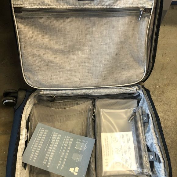 Ricardo Camden Drive 22" Softside carry on for Sale in Pompano Beach