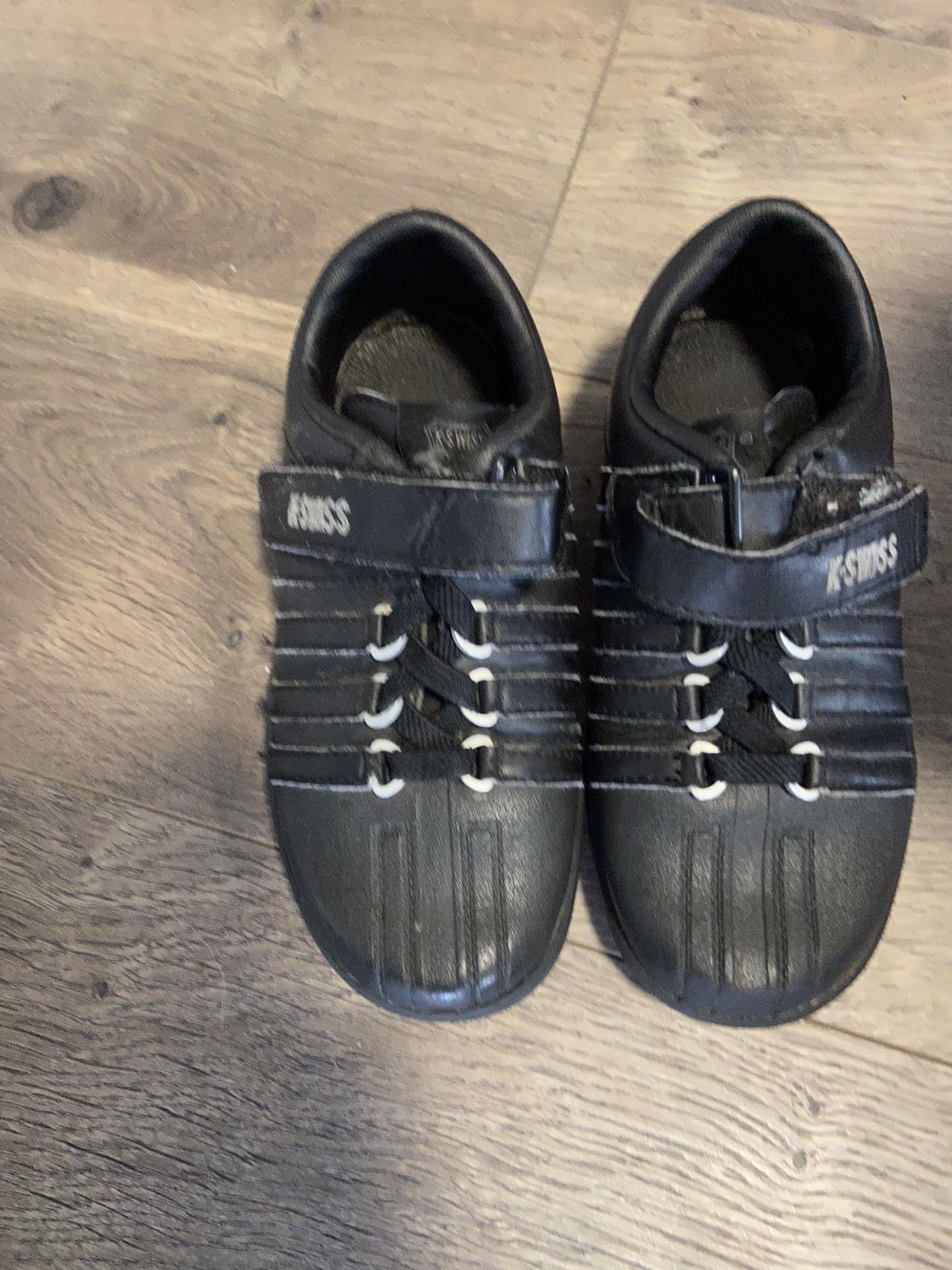 Boys size 10 1/2 black kswiss brand shoes
