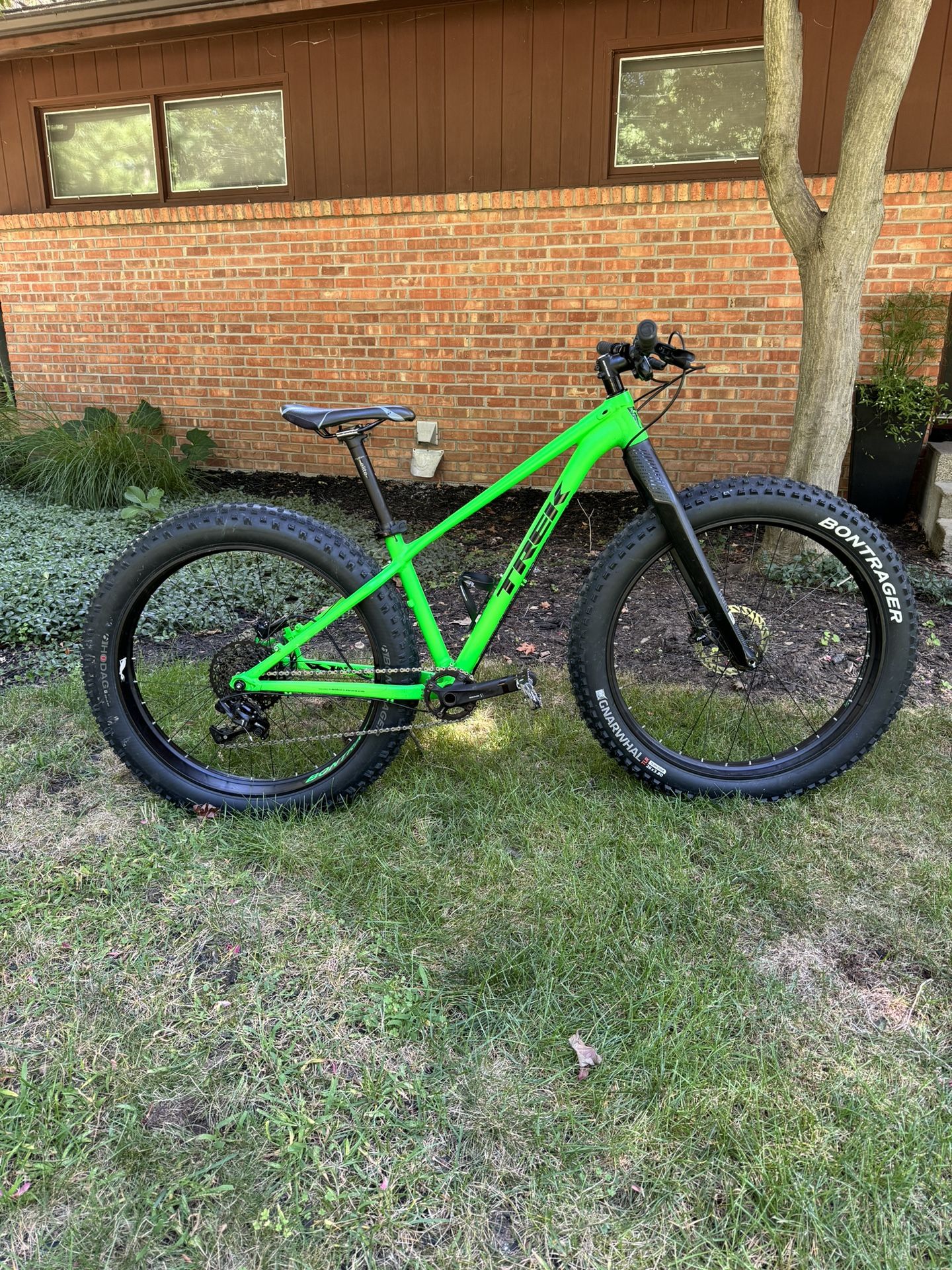 Trek Farley 8