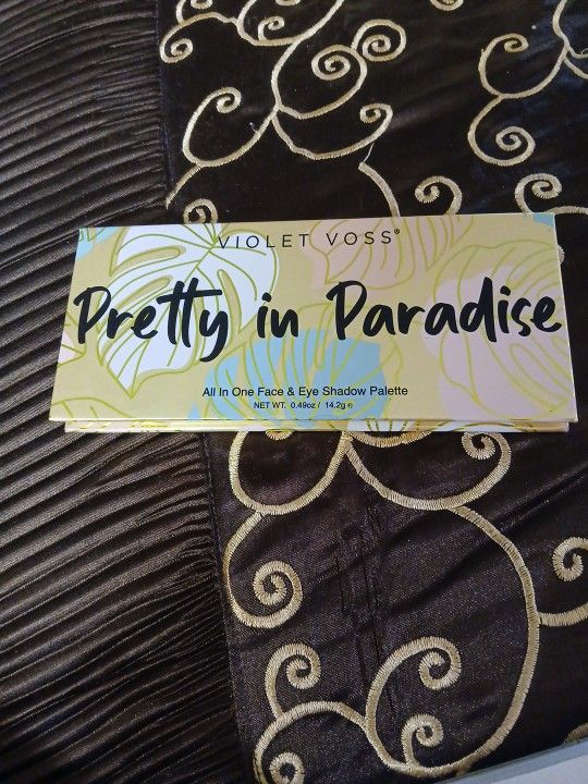 Pretty In Paradise Eye Shadow Palette
