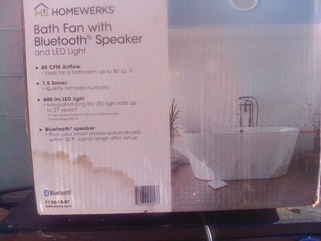 BATMAN AND BLUETOOTH SPEAKER WITH BUILT-IN LEDGE