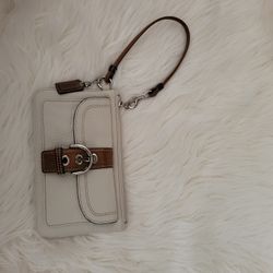 Wristlet Coach