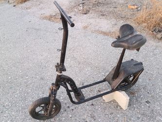 Motor / electric scooter