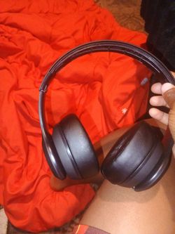 Beats solo 4