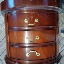 Beautiful Cherry Mahogany 3 Drawer End Table OR Nightstand 