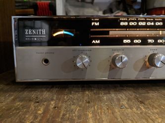 Vintage Zenith solid state receiver 1 owner