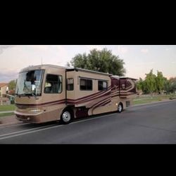 2007 Monaco Camelot Has 4 Slide Outs, Basement Model,1Owner GREAT CONDITION