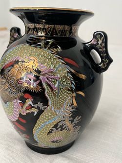Vintage Black Multicolored Chinoiserie Dragon Serpent Vase Chinese Beautiful Size 9 inch High