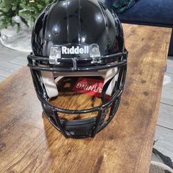 Roquan Smith Signed Full Size Helmet for Sale in Tucson, AZ - OfferUp