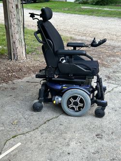 Quantum 600 motorized wheelchair