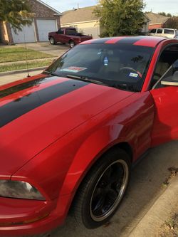 2008 mustang estándar con 139 millas. Vin 6