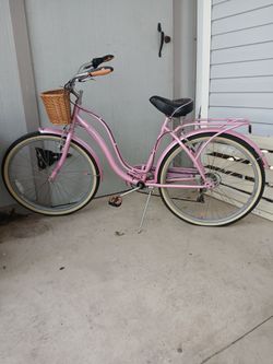 Pink Schwinn Women's LuLu 26"  cruiser bike  7-speed Drive-train