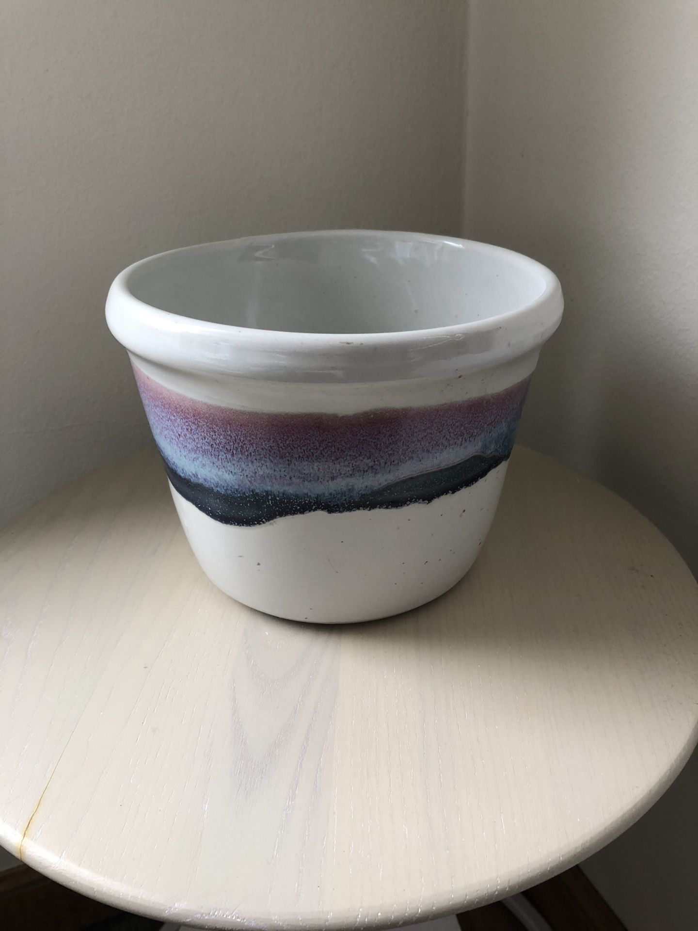 Medium/small size ceramic flower pot