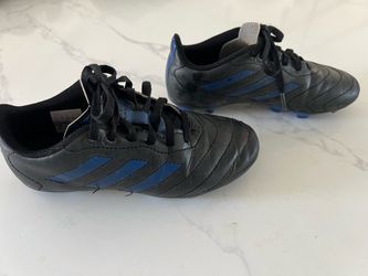 Youth size 1 Adidas soccer cleats