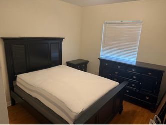 Full size mattress with mattress base