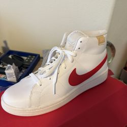 Nikes Size 9.5