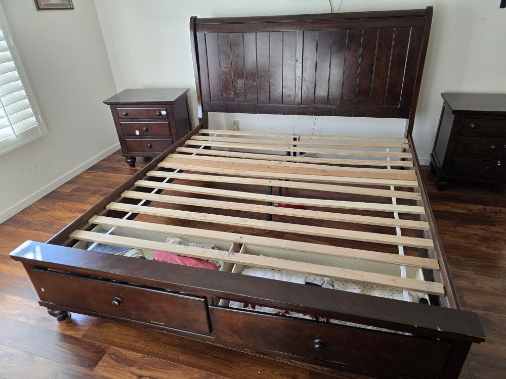Ashley CAL KING Bedroom set With Night Stands.