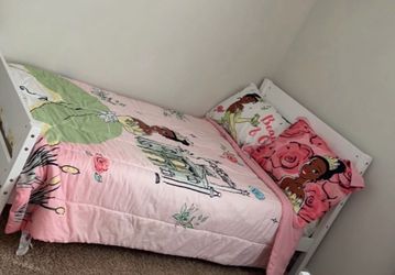 Selling bed set  only