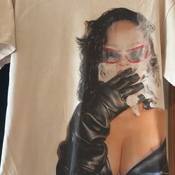 Brand new Rihanna graphic tee