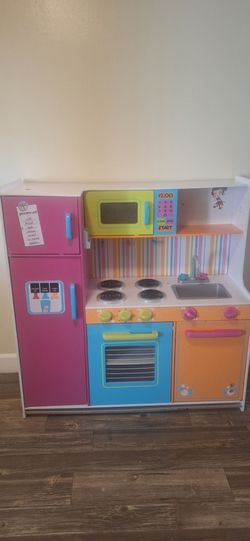 Play kitchen