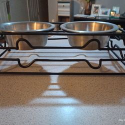 Small/Med Feeding Bowls With Stand