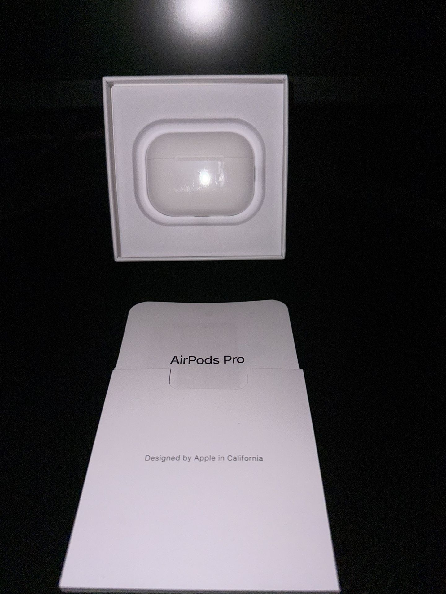 Apple AirPods 2 (2nd generation) USB-C With charging case (Active noise cancellation)