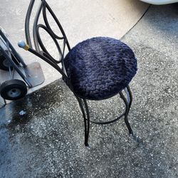 Swivel Bar Stools 
