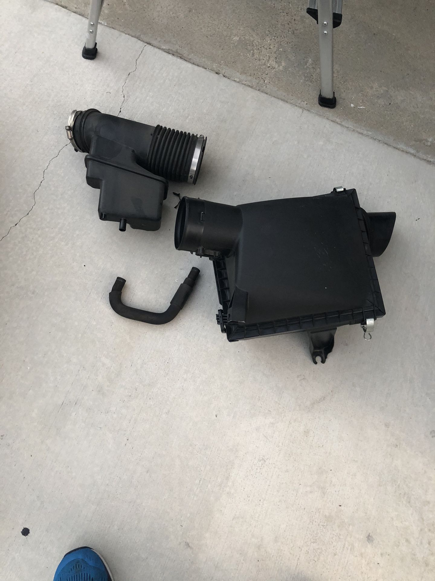 Toyota Tundra 2014-19 OEM Air Intake box READ DESCRIPTION