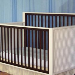 Baby Crib Bed& Mattress & Sheets 