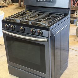 Samsung Stove Black Stainless Steel NX58J5600SG/AA 