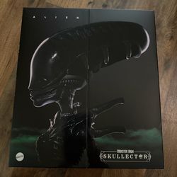 NIB Monster high Alien doll